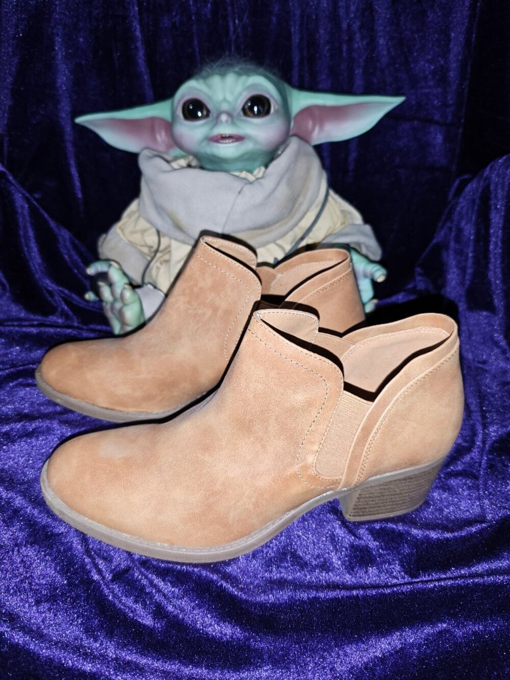 Charlotte Russe Tan Low Chelsea Style Shooties - Size 10